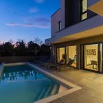 Alba Marina 빌라 크르니카